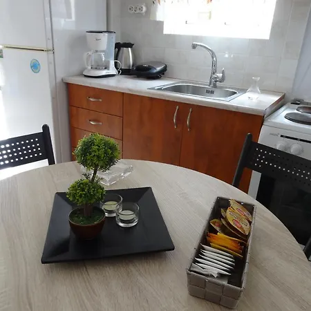 Modern Studio Between The Beach And Square Apartment Kalamata
