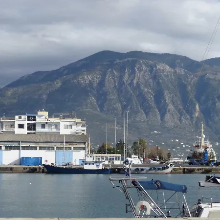 Modern Studio Between The Beach And Square Apartment Kalamata